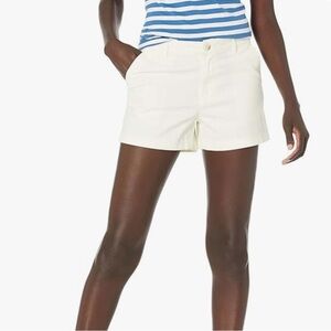P55 NWT Amazon Essentials Women's Mid-Rise‎ Slim-Fit  Short - Size 2